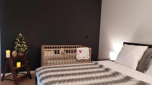 1 室のベッドルーム、アイロン / アイロン台、WiFi、ベッドシーツ