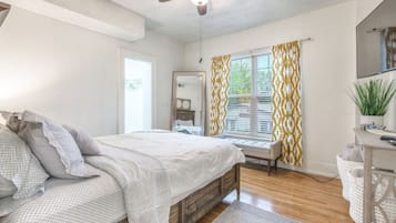 1 bedroom, desk, iron/ironing board, free WiFi
