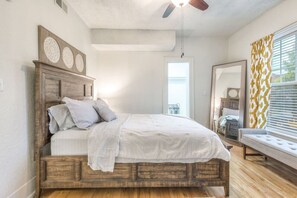 1 bedroom, desk, iron/ironing board, free WiFi