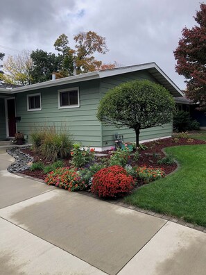 Property grounds - The Best of Southwest Rochester, MN (Rochester)