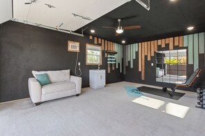 المنشأة من الداخل