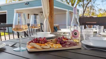 Tempat makan outdoor