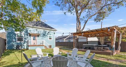 FlourishHouse-HotTub, firepit, gym, outdoor movie, outside dining