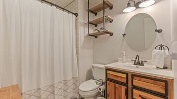 Secador de pelo, toallas