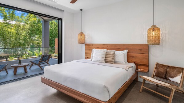 4 bedrooms, desk, iron/ironing board, free WiFi