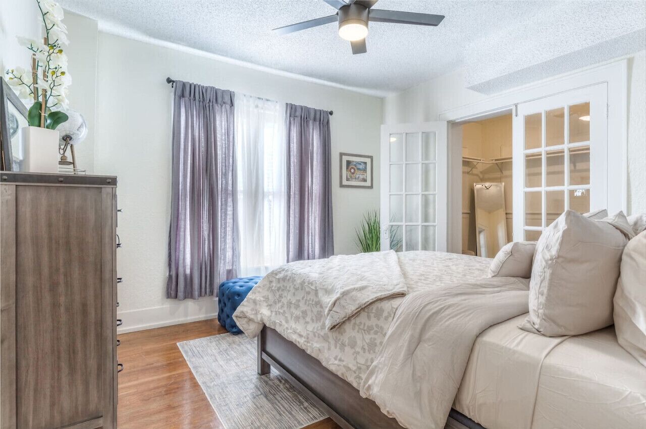 1 sovrum, skrivbord, strykjärn/strykbräda och gratis wi-fi