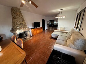 Living area - Villa with pool on the Costa Brava, ideal for vacations! (calonge)