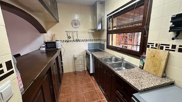 Réfrigérateur, micro-ondes, lave-vaisselle