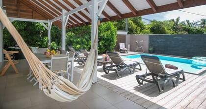 Quiet escape: house with private pool and beach 3 min away