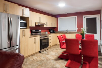 3-BEDROOM ALL-INCLUSIVE APARTMENT IN THE HEART OF EVERYTHING