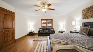 2 bedrooms, desk, iron/ironing board, free WiFi