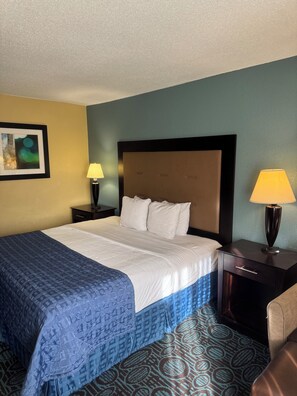 1 bedroom, desk, iron/ironing board, WiFi