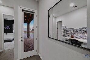 5 bedrooms, in-room safe, desk, iron/ironing board - 15min to airport!5bd LuxeMansion saltwater pool &heated spa,new outdoor kitchen! (Las Vegas)