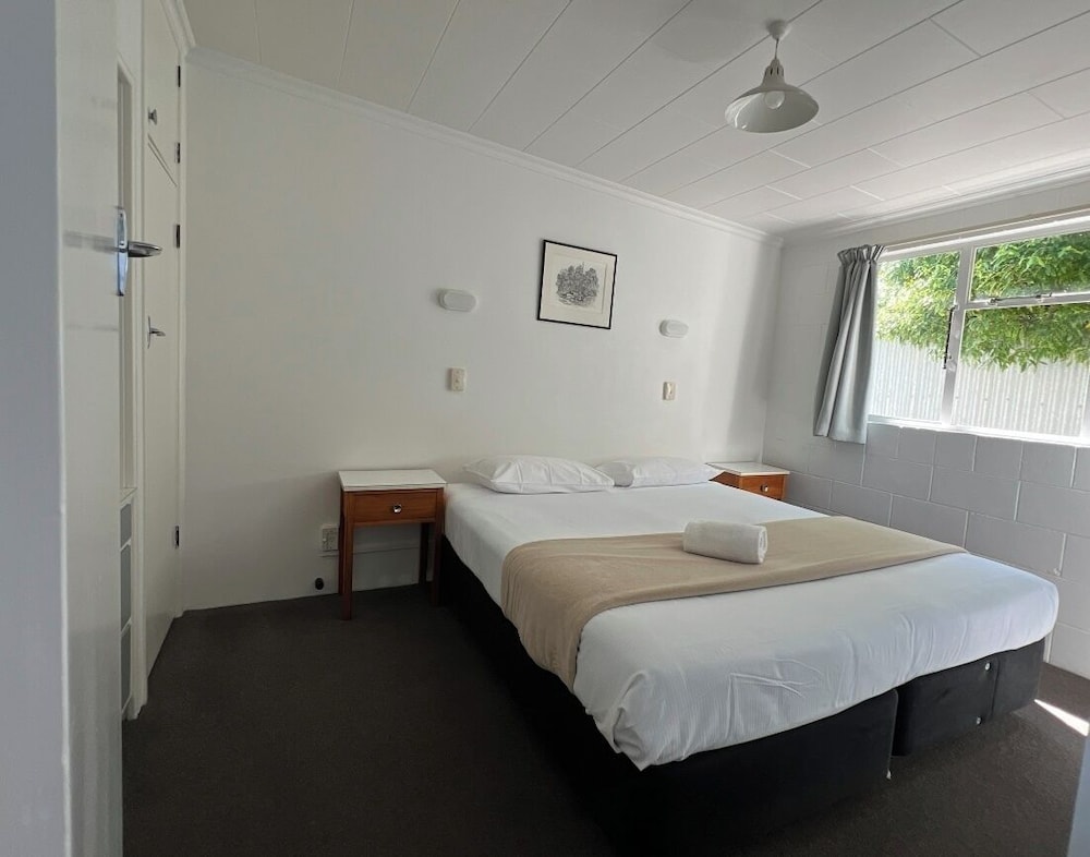 Bings Motel 3