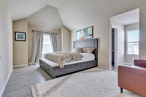 3 chambres, fer et planche à repasser, Wi-Fi, draps fournis