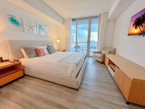 2 bedrooms, desk, iron/ironing board, travel crib