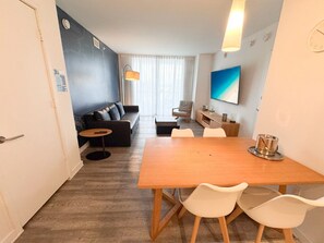 TV - Beautiful two bedroom apartment with Nice View (Hallandale Beach)