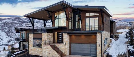 Fachada de la propiedad