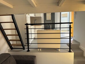 Interior - Studio, very well located 100 m from the beach, Air-conditioned one parking space (Montalivet,)