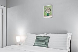 2 bedrooms, iron/ironing board, WiFi, bed sheets