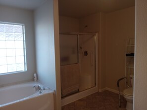 Handtücher, Seife, Toilettenpapier