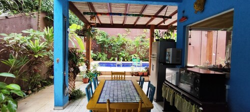 Comfortable rooms complete with minibar. Kitchen and swimming pool in the residence.