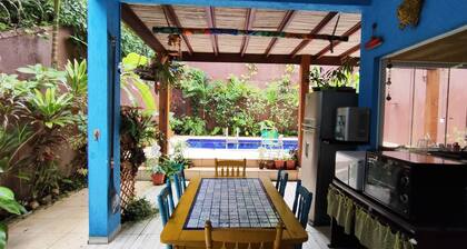 Comfortable rooms complete with minibar. Kitchen and swimming pool in the residence.