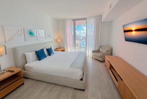 2 chambres, bureau, fer et planche à repasser, lit parapluie