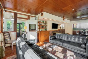 Offices - Schambra House:Rare architecture (Midland)