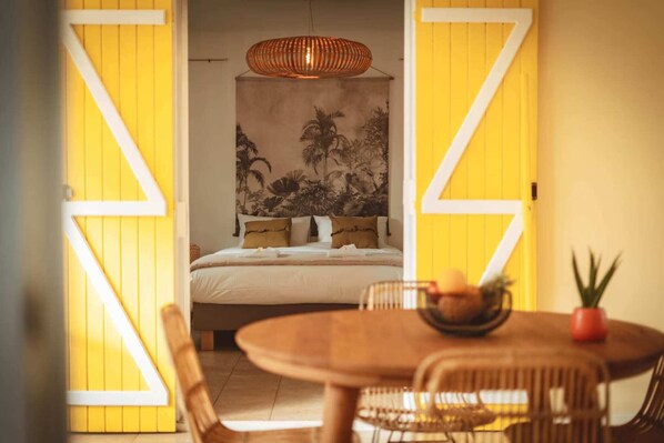 Dining - Kaz Lorizon (Entre-Deux)