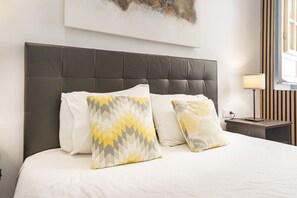 2 slaapkamers, een strijkplank/strijkijzer, gratis wifi, beddengoed