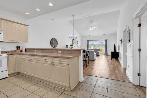 Spacious 2-bedroom villa in the heart of Myrtle Beach & 2 full bathrooms