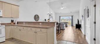 Spacious 2-bedroom villa in the heart of Myrtle Beach & 2 full bathrooms