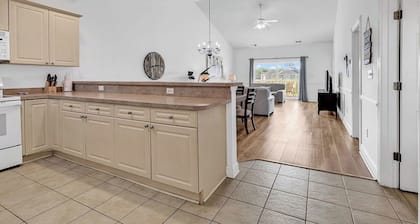 Spacious 2-bedroom villa in the heart of Myrtle Beach & 2 full bathrooms