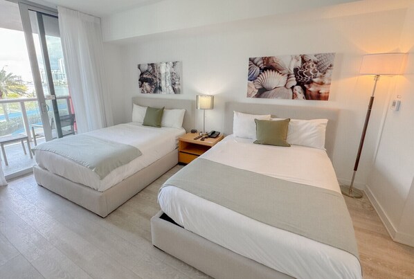 2 bedrooms, desk, iron/ironing board, travel crib - Beautiful two bedroom apartment Great Location (Hallandale Beach)