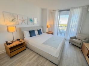 2 bedrooms, desk, iron/ironing board, travel crib