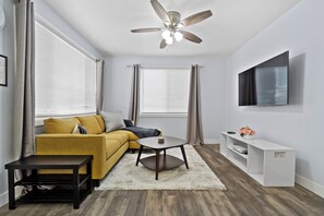 Smart-TV, Videospiele, Bücher