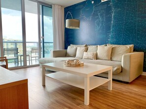 TV - Great 2BR Apartment @ Beachwalk Resort! (Hallandale Beach)