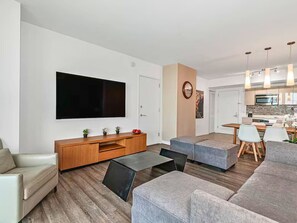 TV - Luxury 2BR Beach Escape (Hallandale Beach)