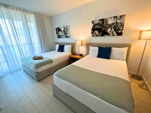 2 bedrooms, desk, iron/ironing board, travel crib