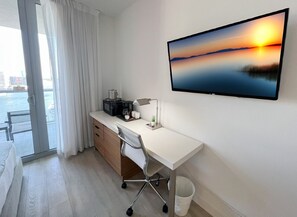 2 bedrooms, desk, iron/ironing board, travel crib