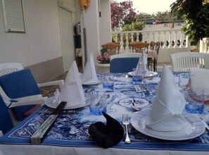 Outdoor dining