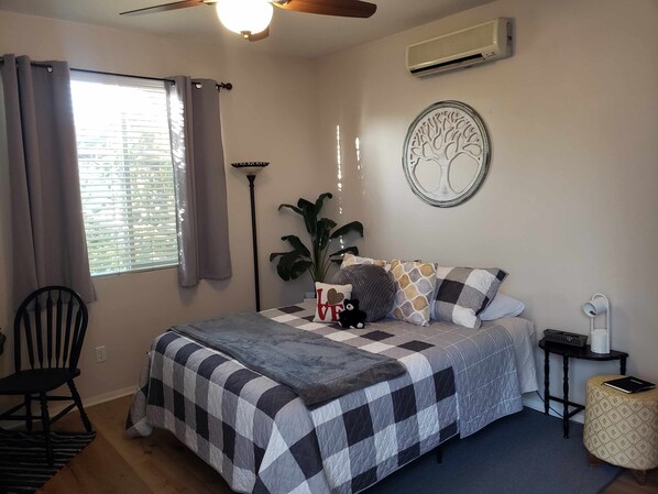 1 chambre, fer et planche à repasser, Wi-Fi, draps fournis