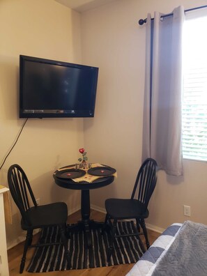 1 chambre, fer et planche Ă repasser, Wi-Fi, literie fournie