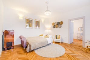 1 quarto, ferros/tábuas de passar roupa, acesso à internet