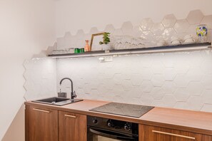 Fridge, oven, stovetop, dishwasher - One Bedroom Apartment Vandora in Idrija (Idrija)