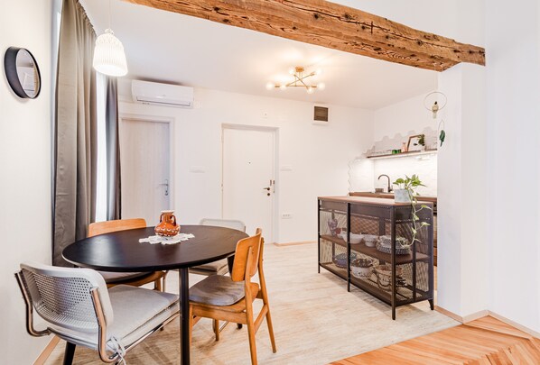 Dining - One Bedroom Apartment Vandora in Idrija (Idrija)