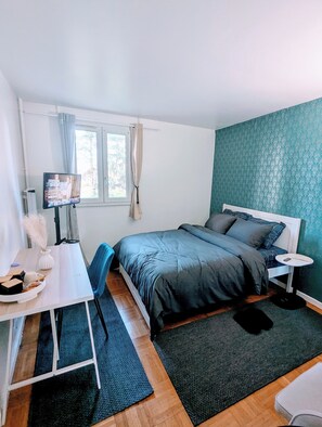 1 bedroom, desk, free WiFi, bed sheets