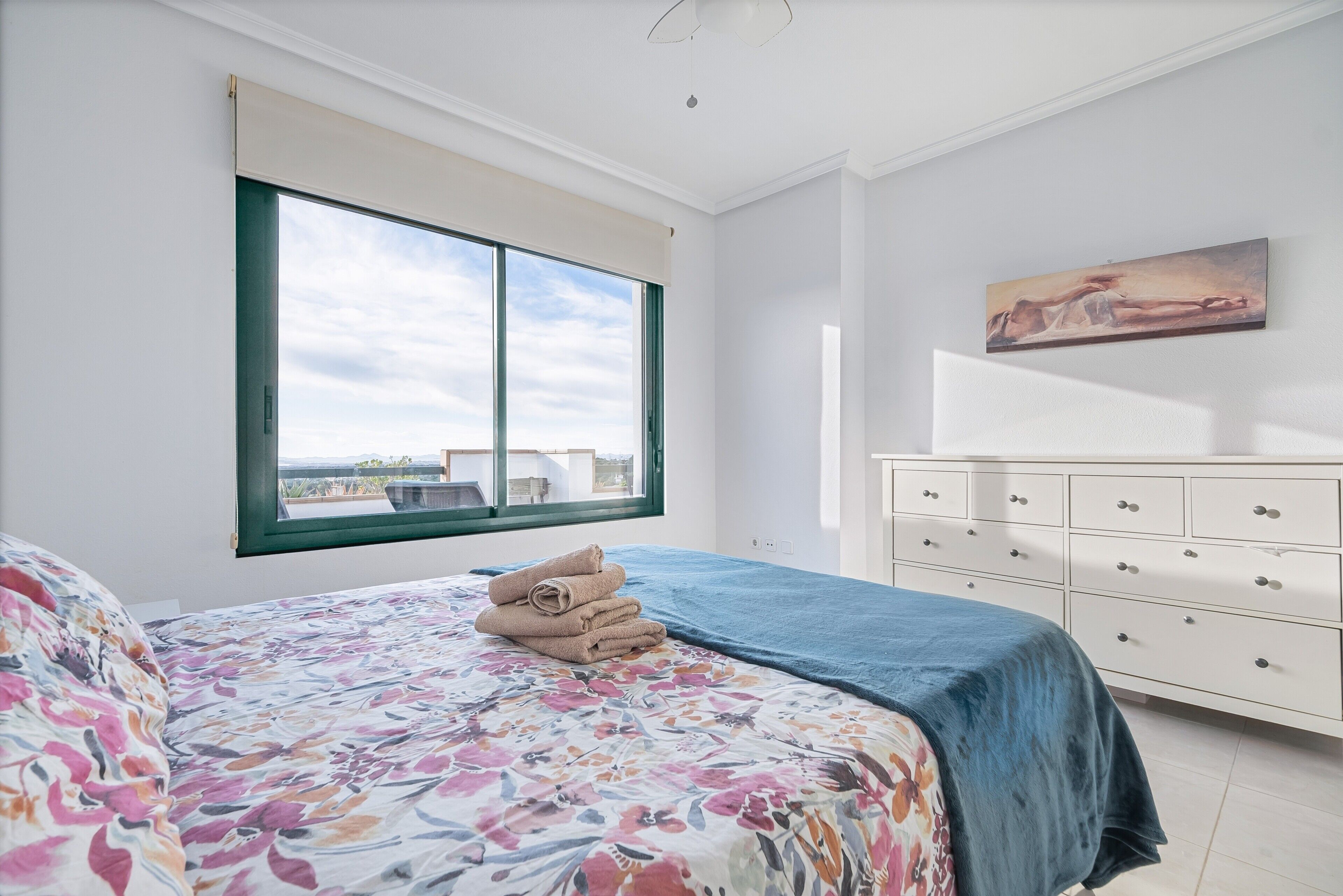 2 dormitorios, tabla de planchar con plancha, wifi gratis y ropa de cama