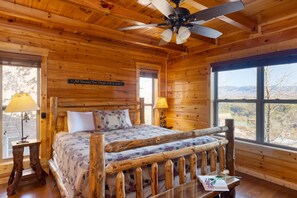 House | 12 bedrooms - A View for All Seasons Luxe Smoky Mountain Cabin With Hot Tubs Game Room (Sevierville)